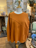 TOP: Karine-Plain-Geometric-One Size